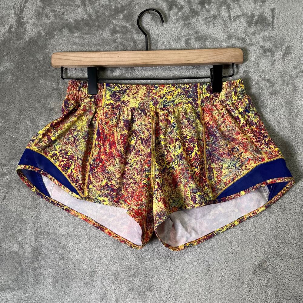 Lululemon Seawheeze Hotty Hot Short 2.5” Yellow Woodland Size 8 Missing Liner
